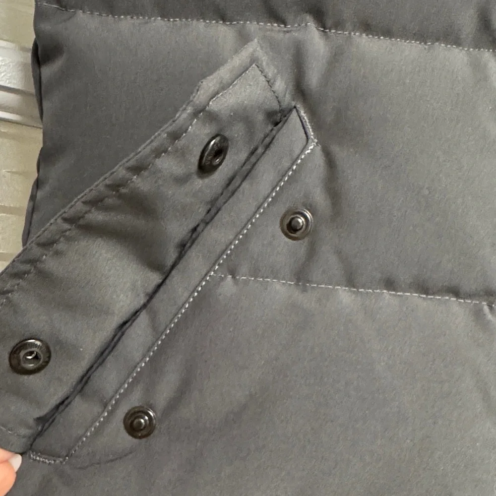 Canada Goose grey Puffer Vest - Picture 4 of 15